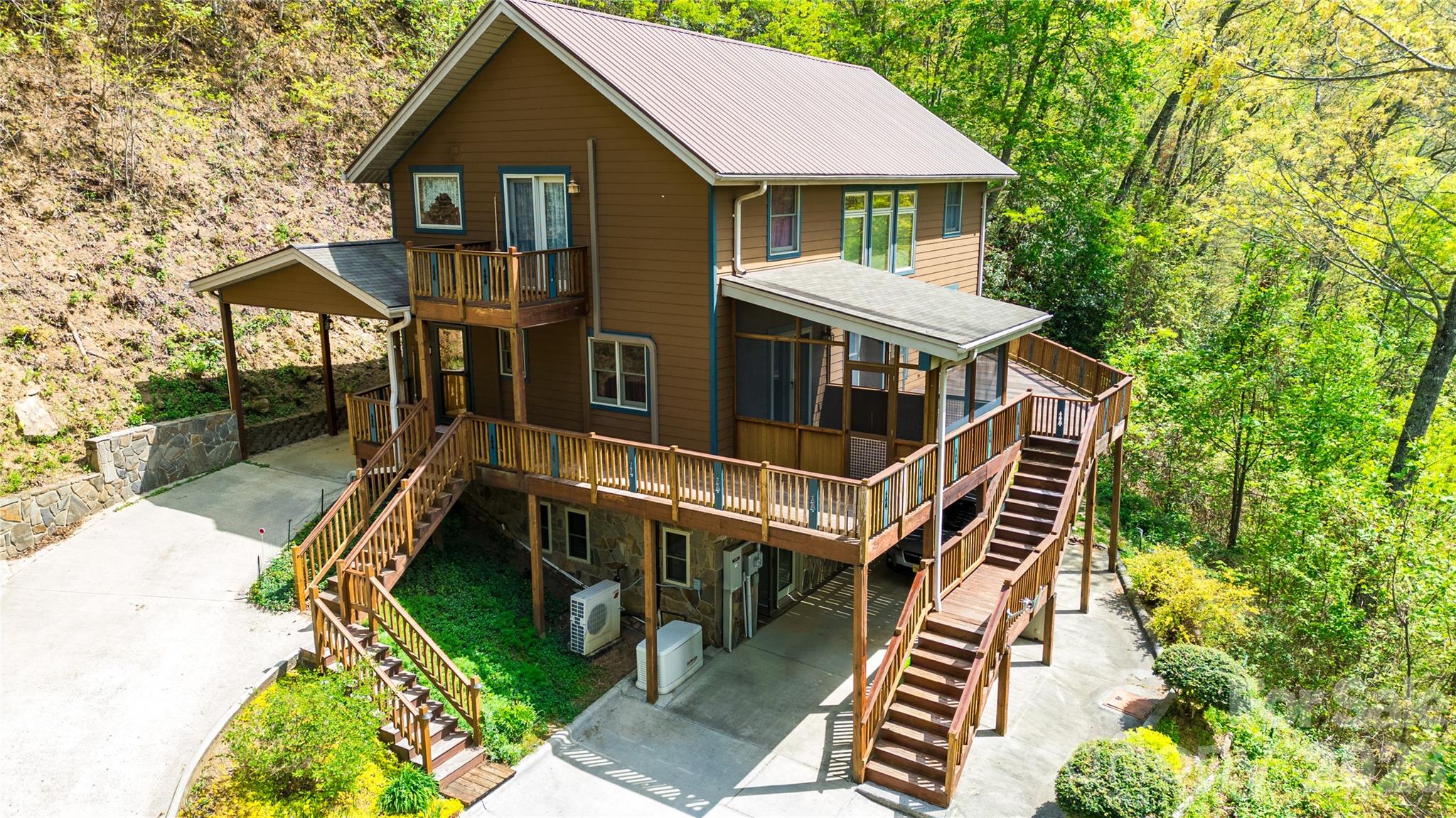 1602 Forest Run Road