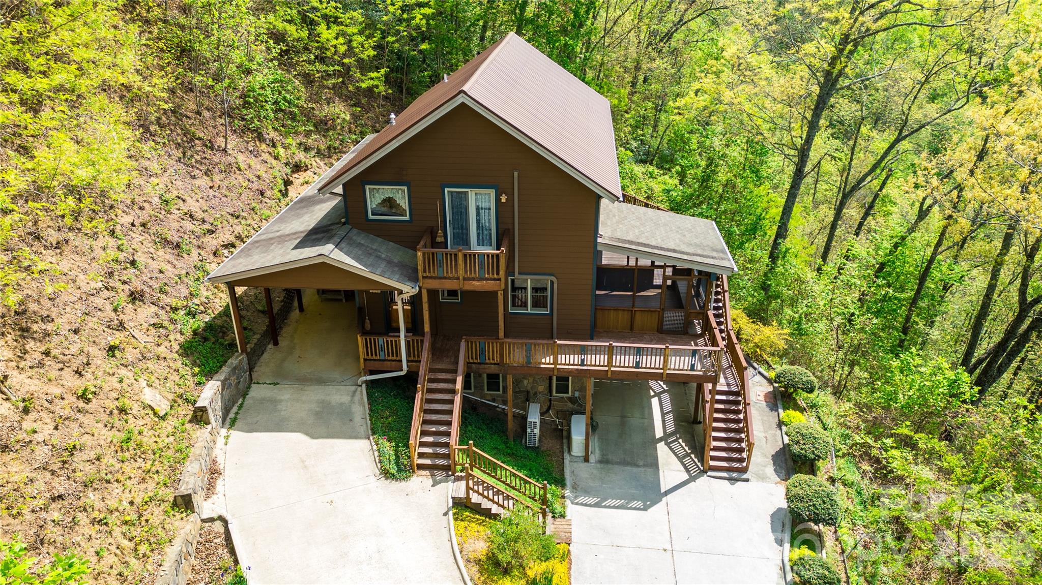 1602 Forest Run Road