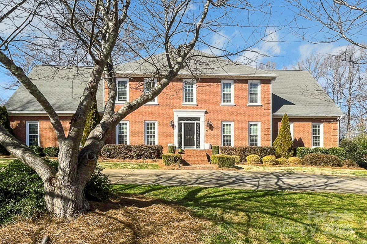 3513 Country Club Drive