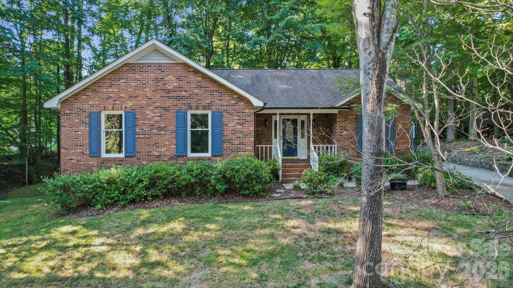 821 Deer Path Place