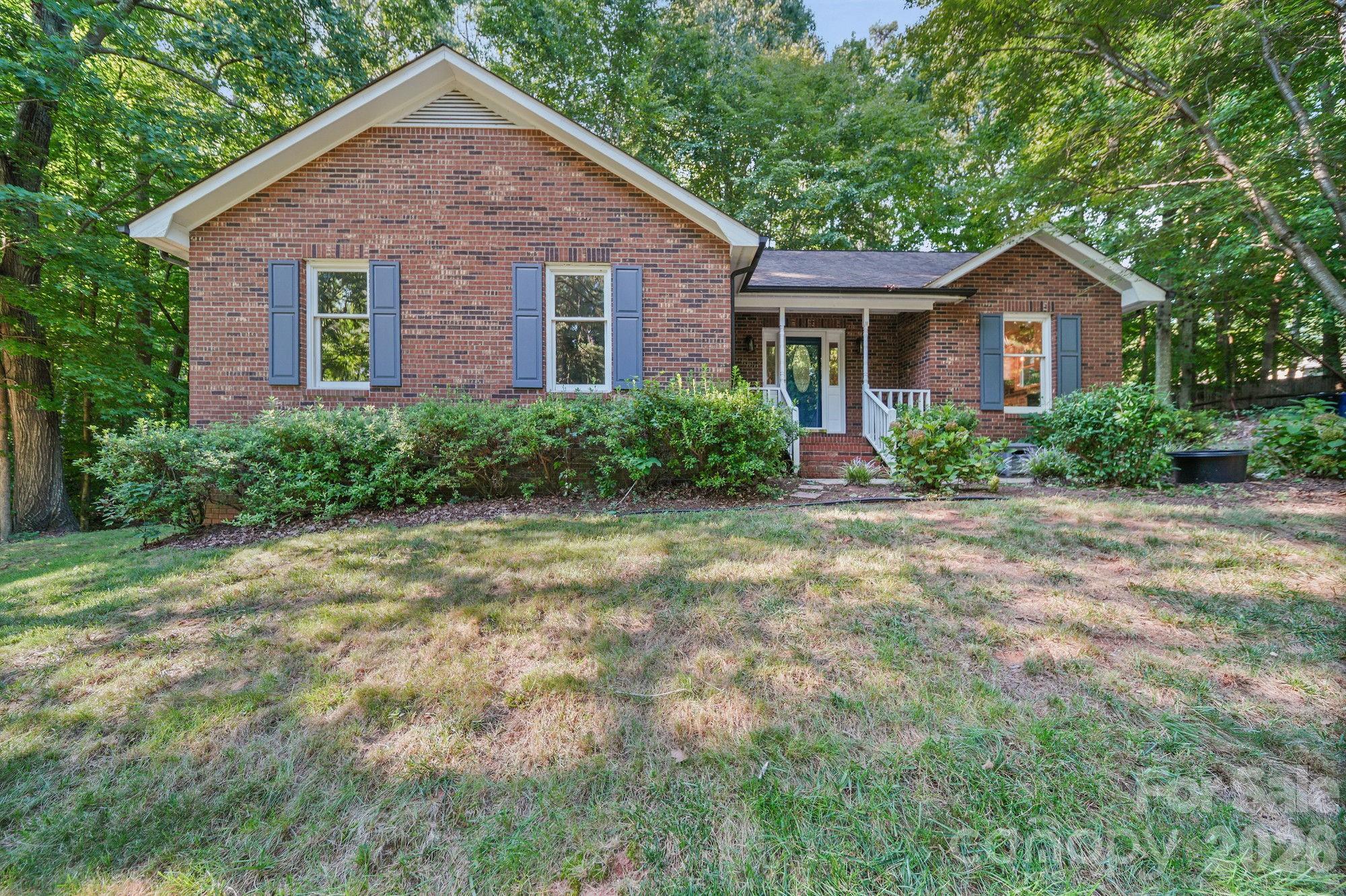 821 Deer Path Place