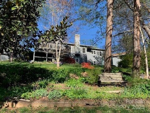 34 Larkspur Court Asheville NC 28805
