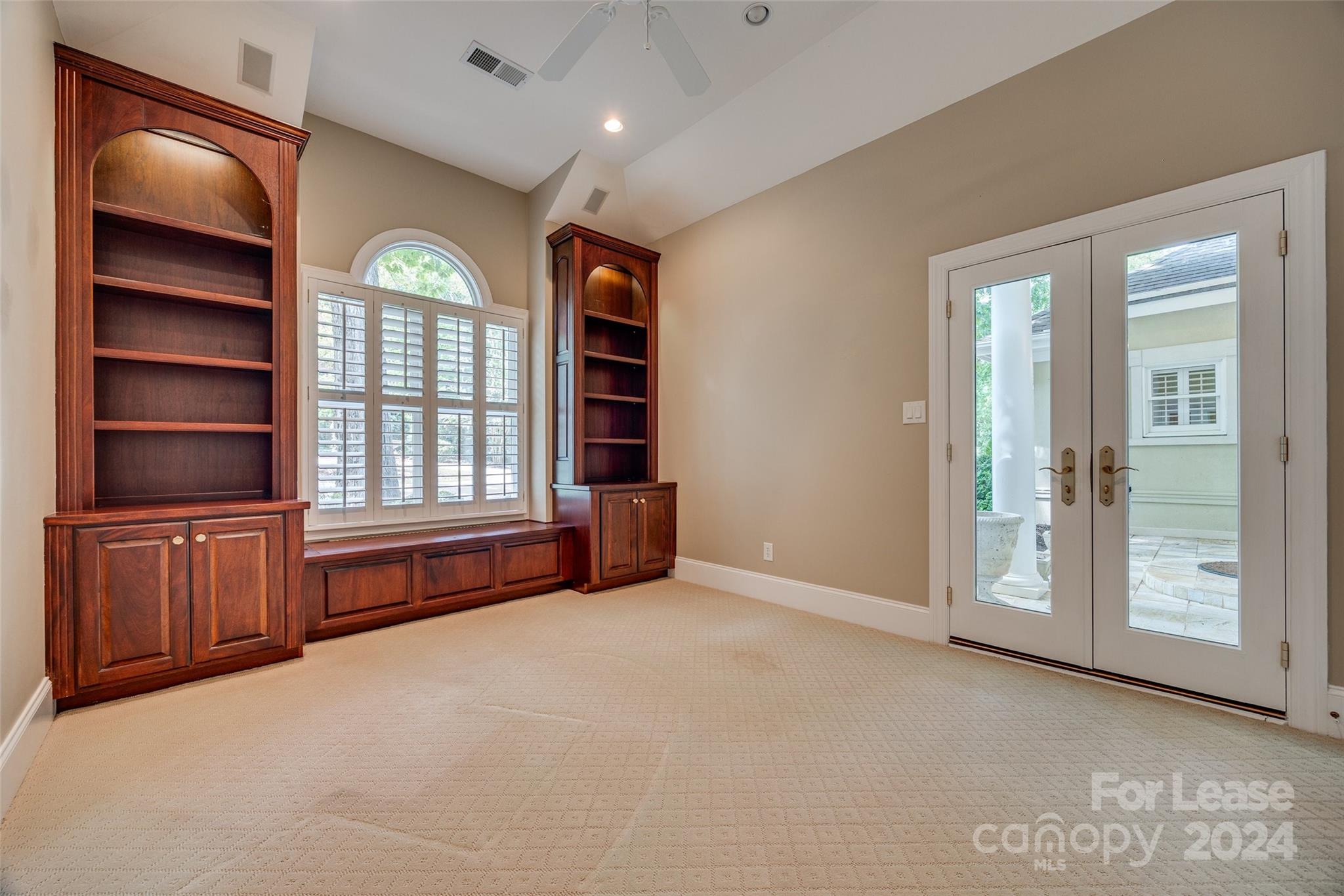 River Hills - Residential Lease