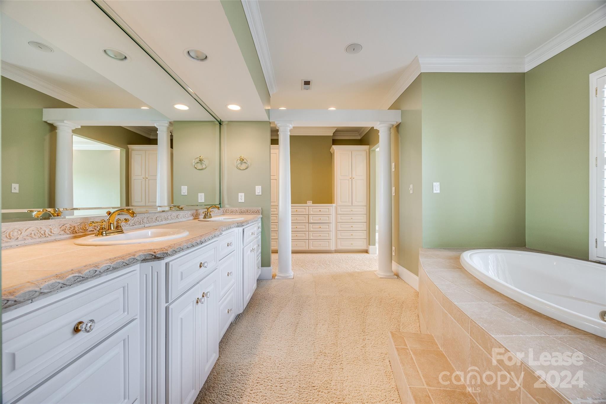 River Hills - Residential Lease