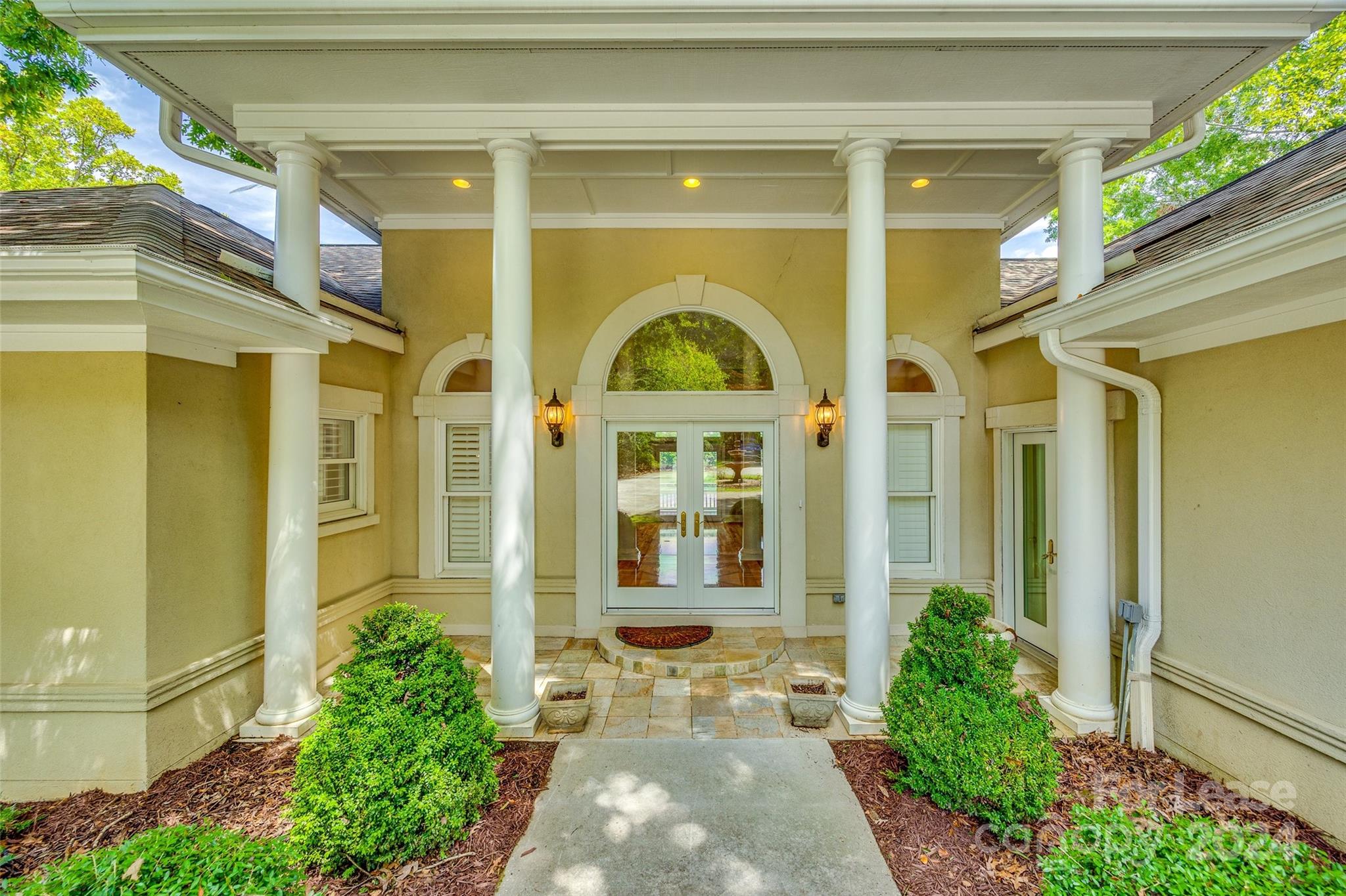 River Hills - Residential Lease