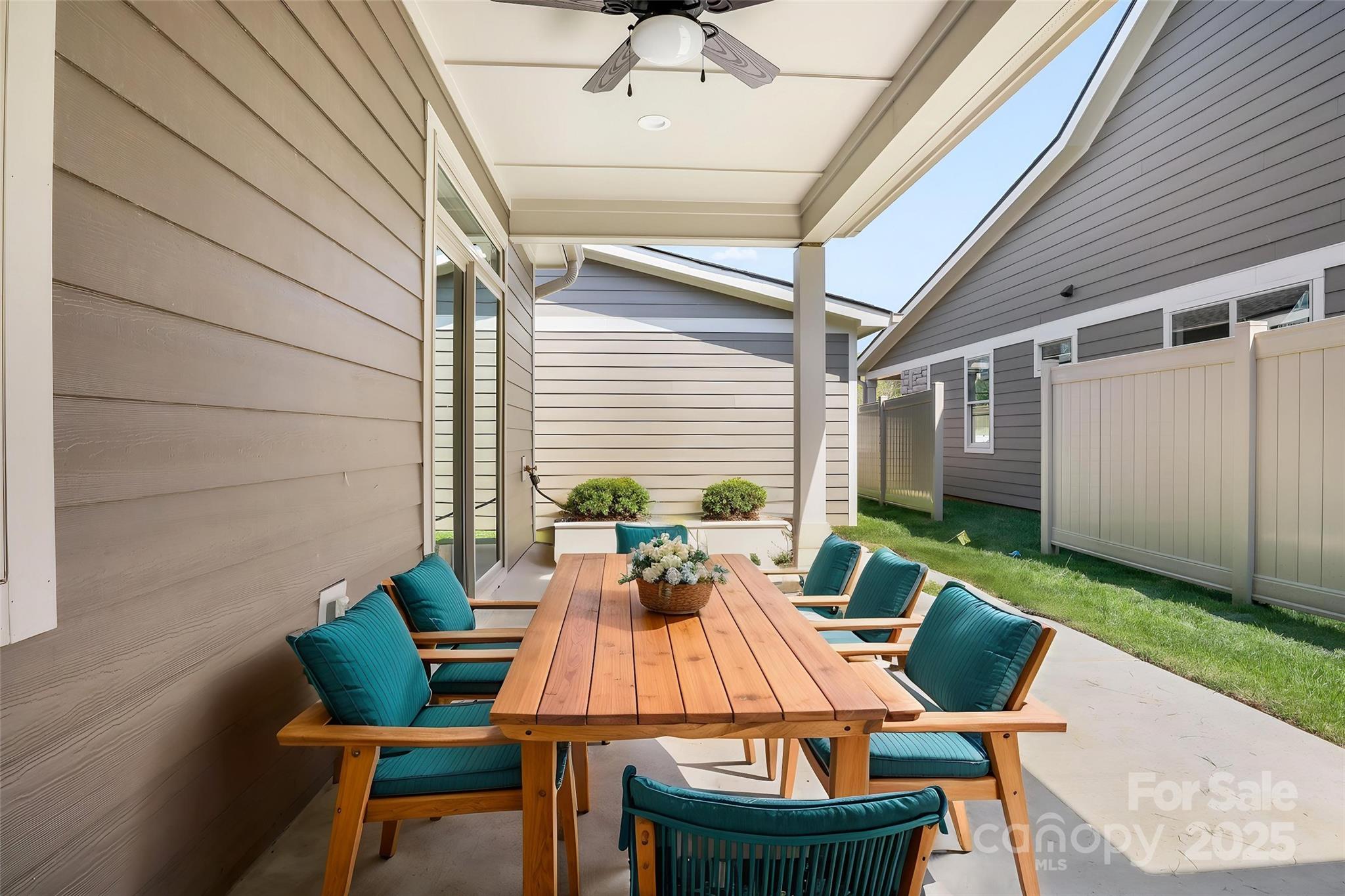 Hickory, North Carolina 28601, United States, 2 Bedrooms Bedrooms, ,2 BathroomsBathrooms,Residential,Active,132548