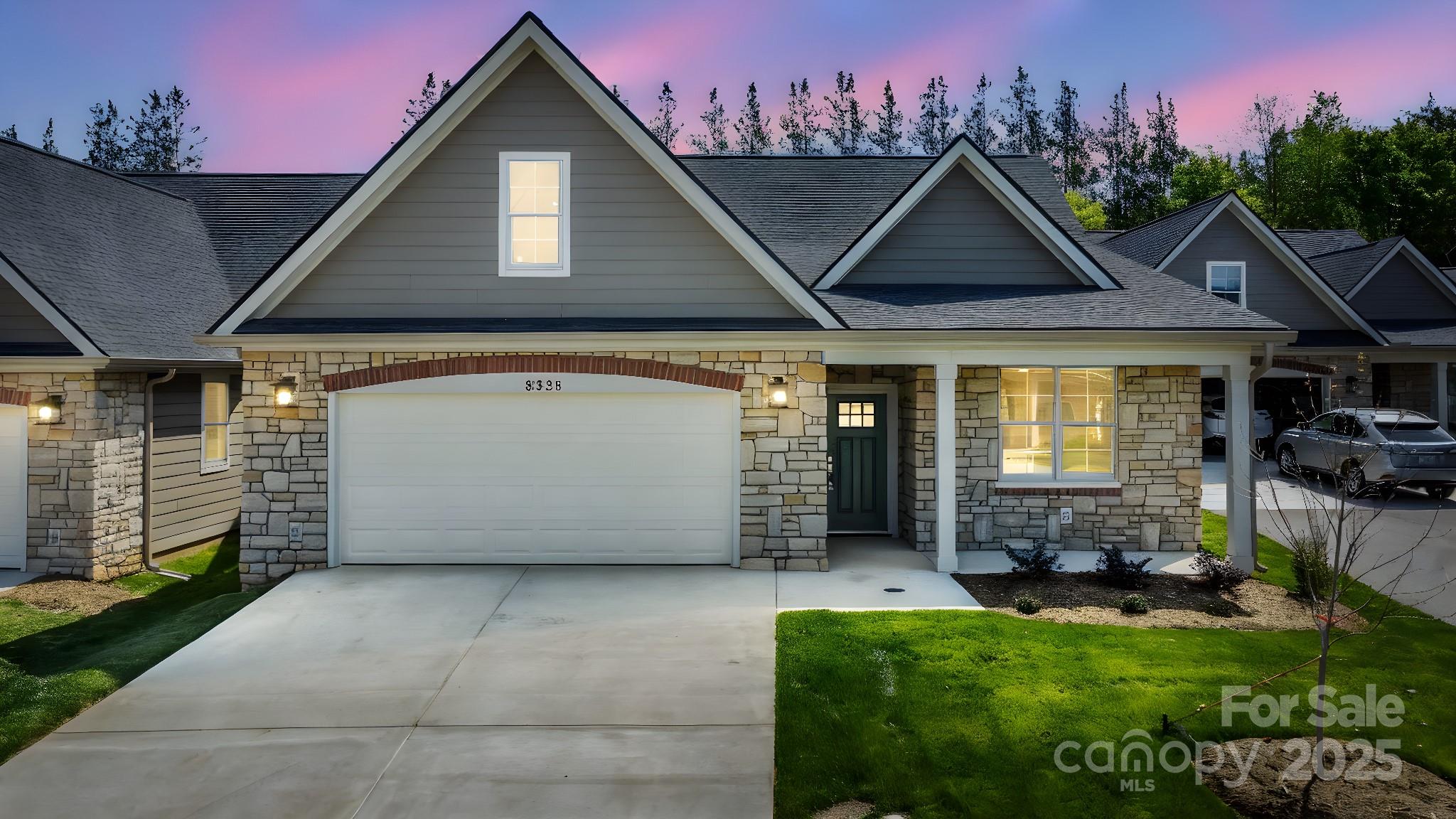 Hickory, North Carolina 28601, United States, 2 Bedrooms Bedrooms, ,2 BathroomsBathrooms,Residential,Active,132548