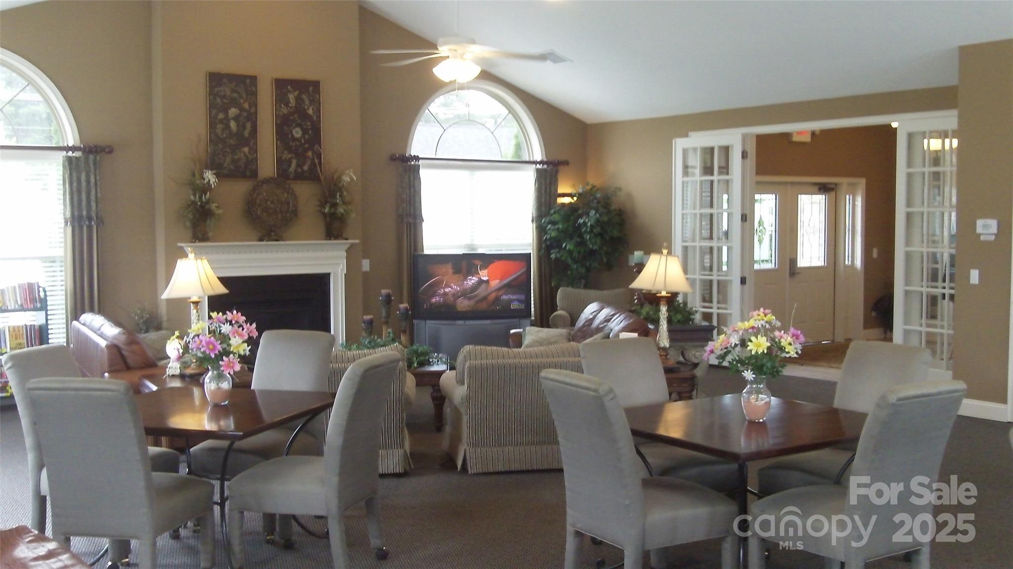 Hickory, North Carolina 28601, United States, 2 Bedrooms Bedrooms, ,2 BathroomsBathrooms,Residential,Active,132548