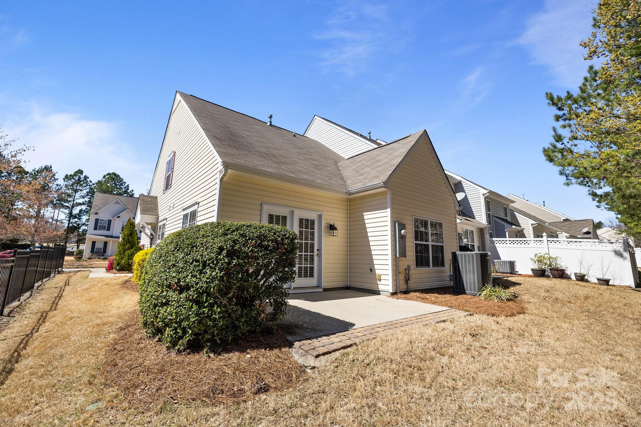 Lexington Commons - Residential