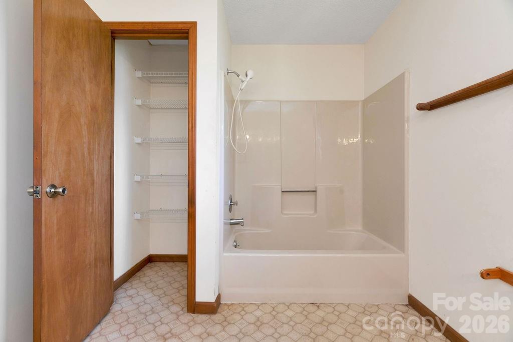 Connestee Falls - Residential