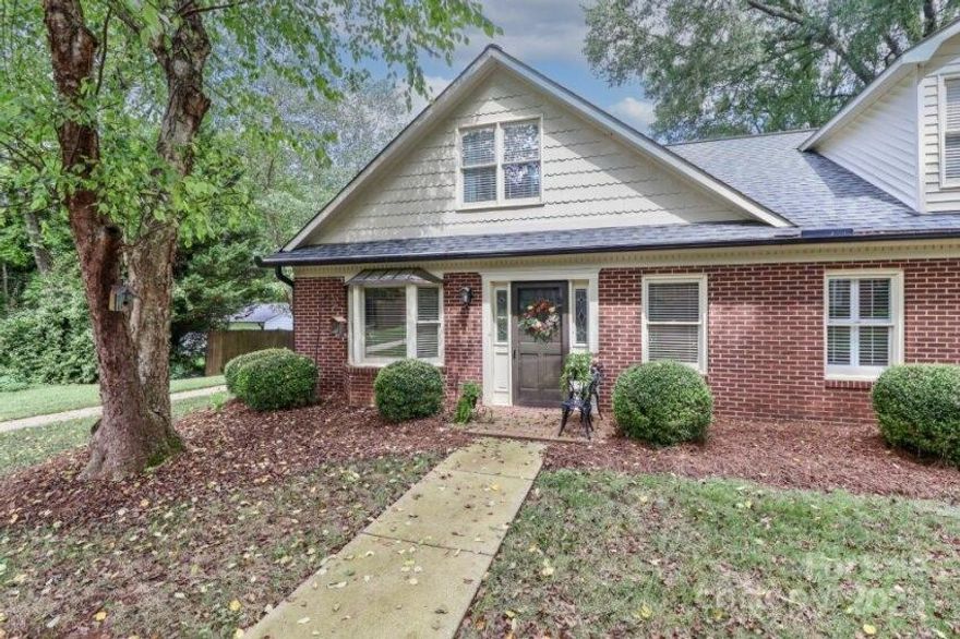 Welcome home to this all brick beauty 3br, 3ba condo in Statesville.  Tucked away in the heart of Statesville , this sidewalk lined neighborhood is centrally located and can easily access shopping, restaurants, and shops.  Home is in great condition and ready for immediate occupancy.  Upstairs bedroom could be used also be used as an office or bonus room.