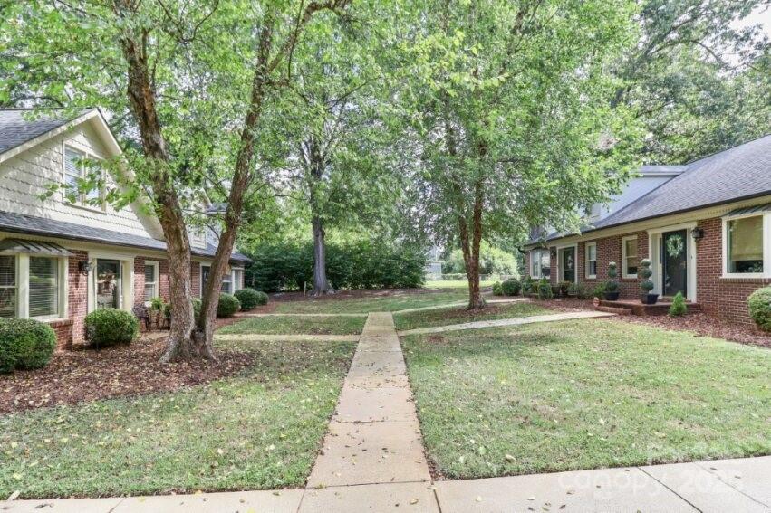 Victoria Anne Condos - Residential