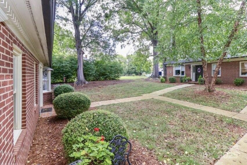 Victoria Anne Condos - Residential