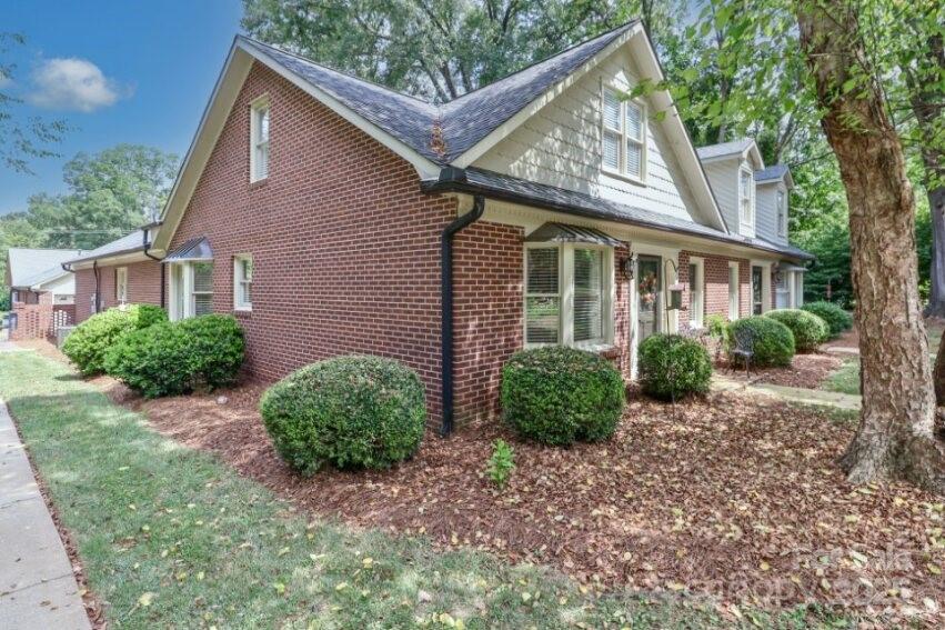 Victoria Anne Condos - Residential