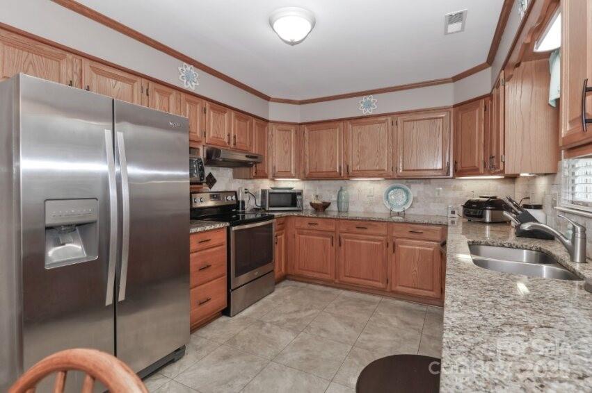 Victoria Anne Condos - Residential