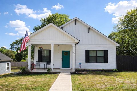Photo of 701 E 3rd Avenue, Gastonia, NC 28054 (MLS # 4371262)