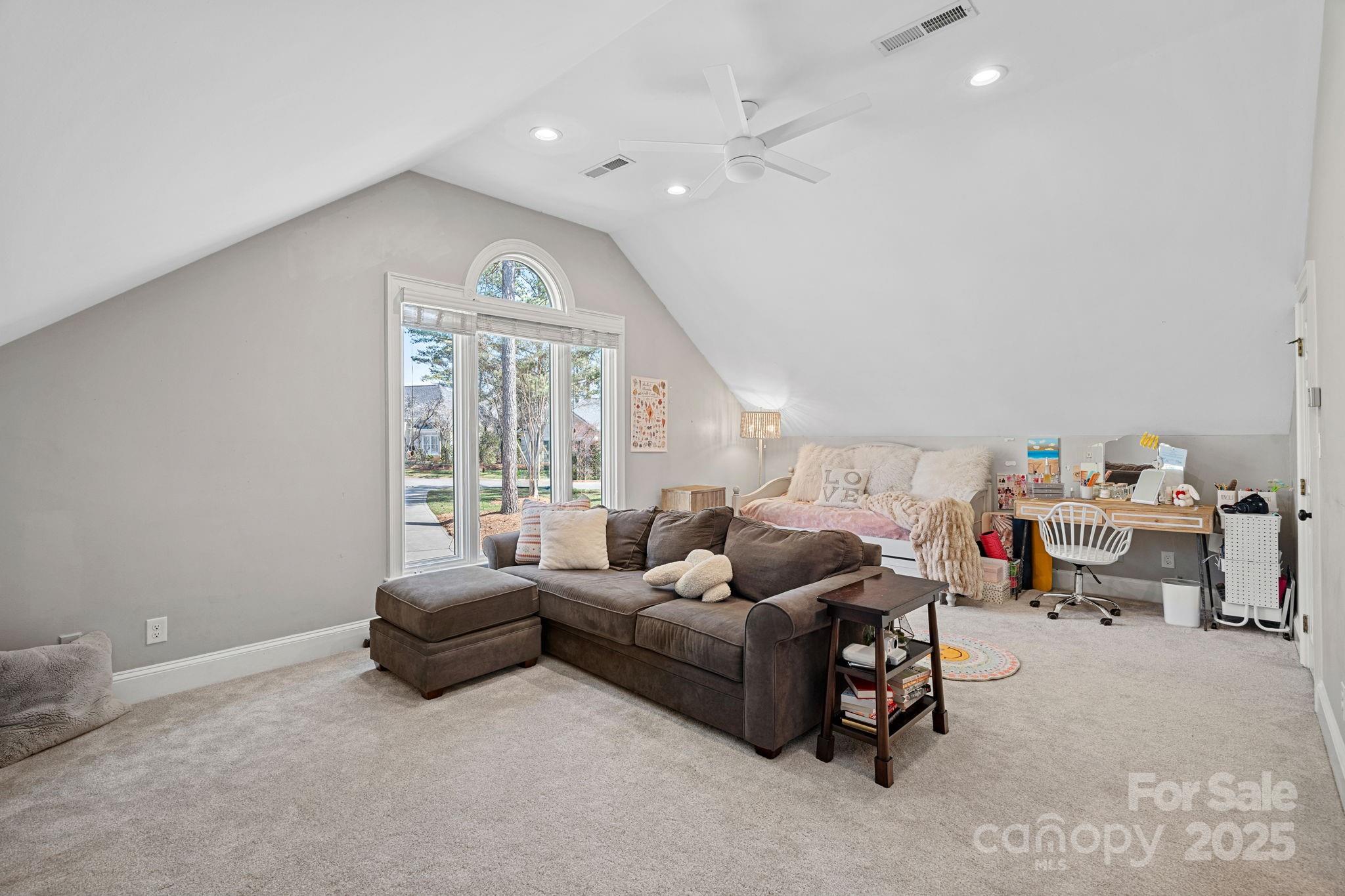 The Peninsula - Residential