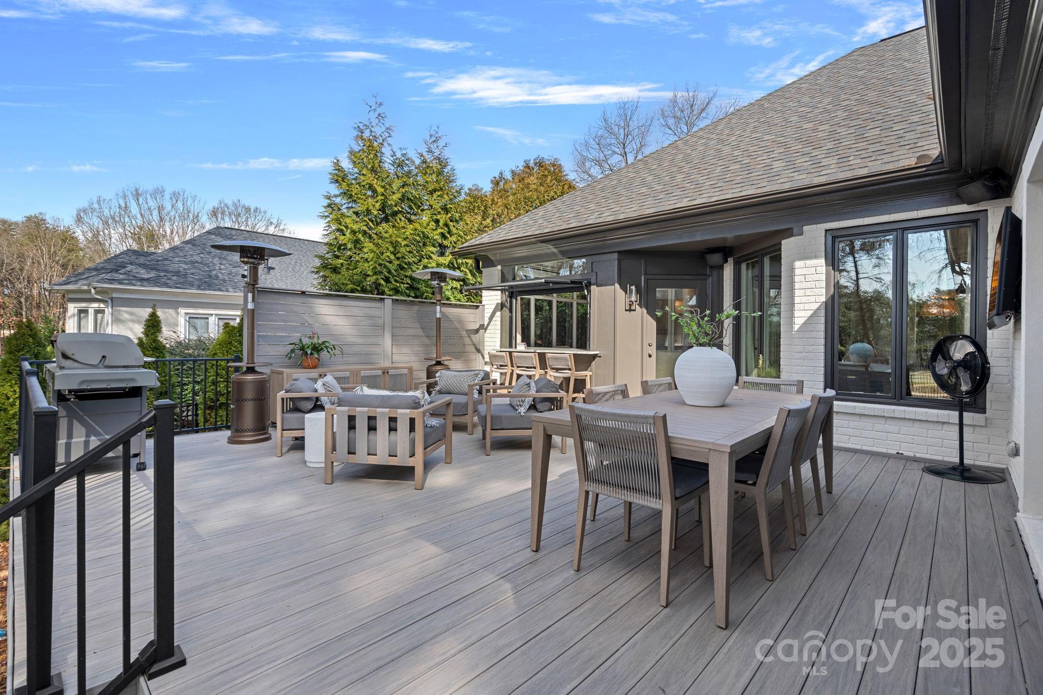 The Peninsula - Residential