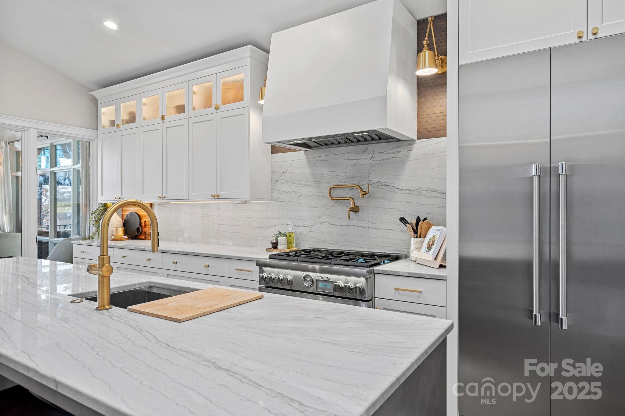 The Peninsula - Residential