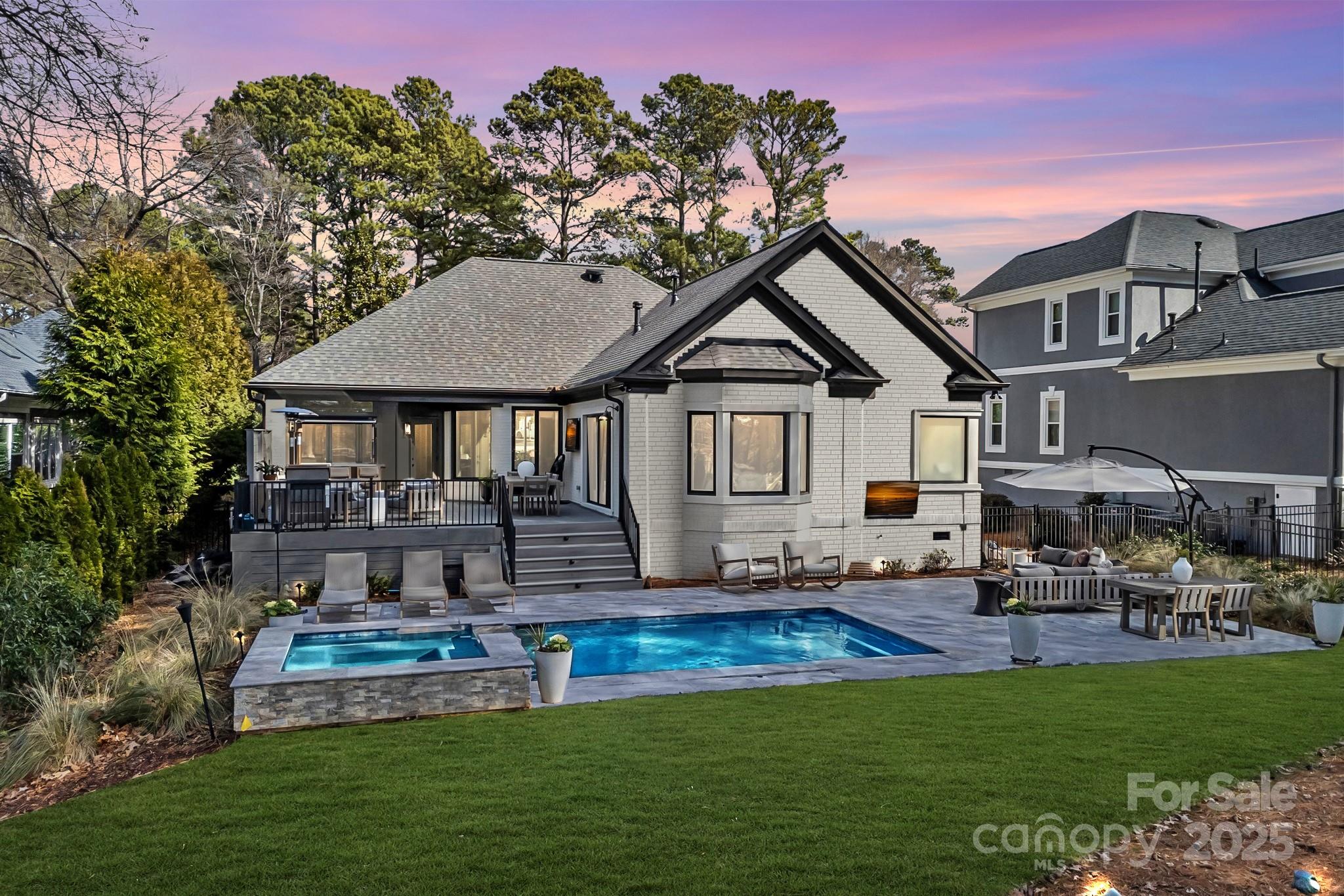 The Peninsula - Residential