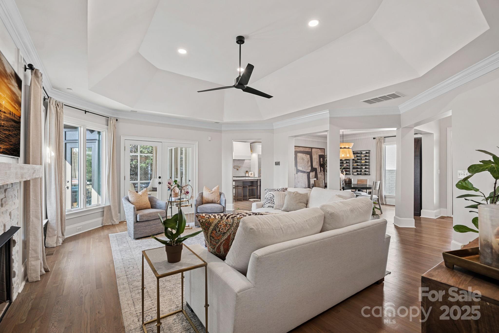 The Peninsula - Residential