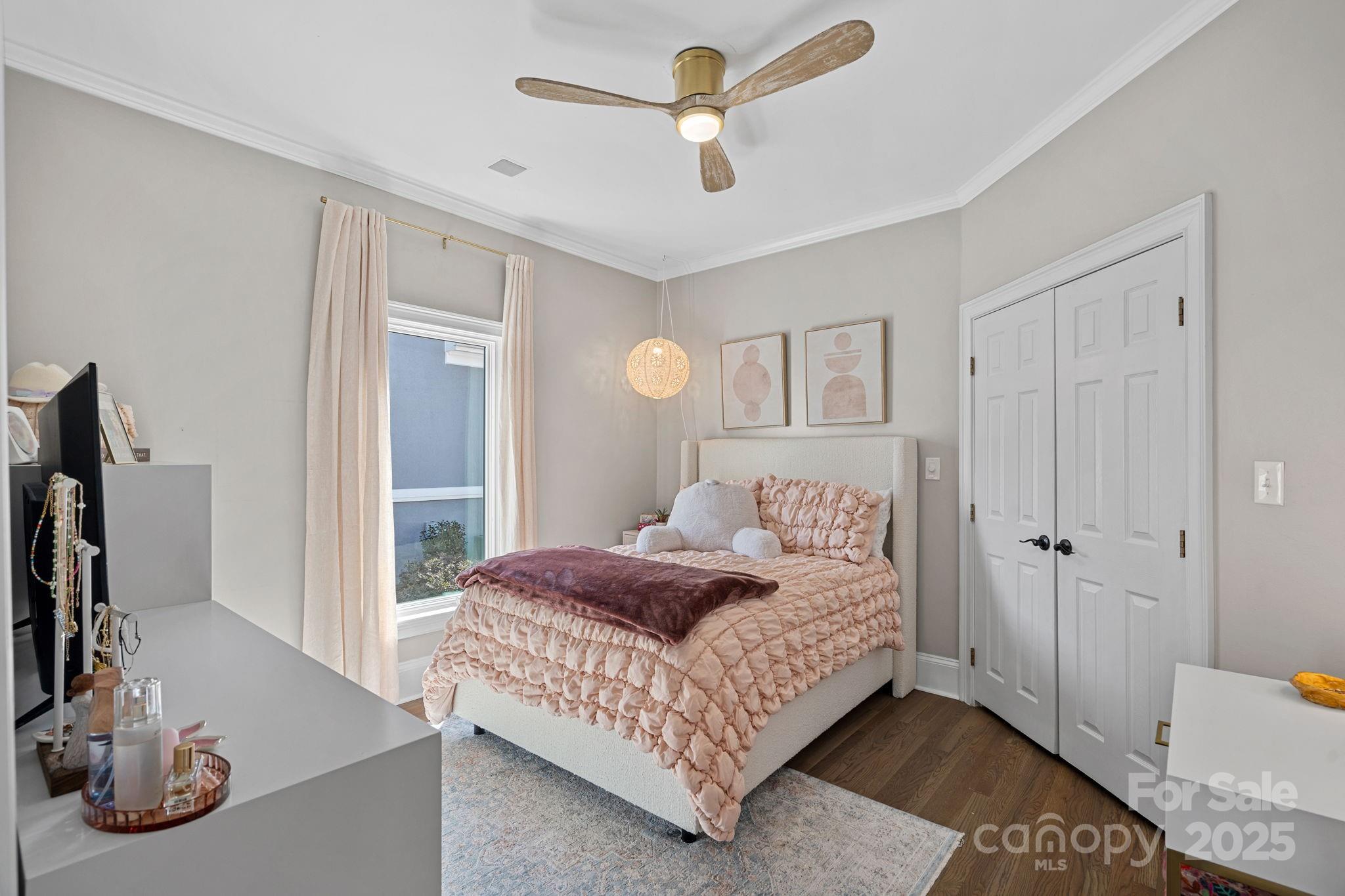 The Peninsula - Residential