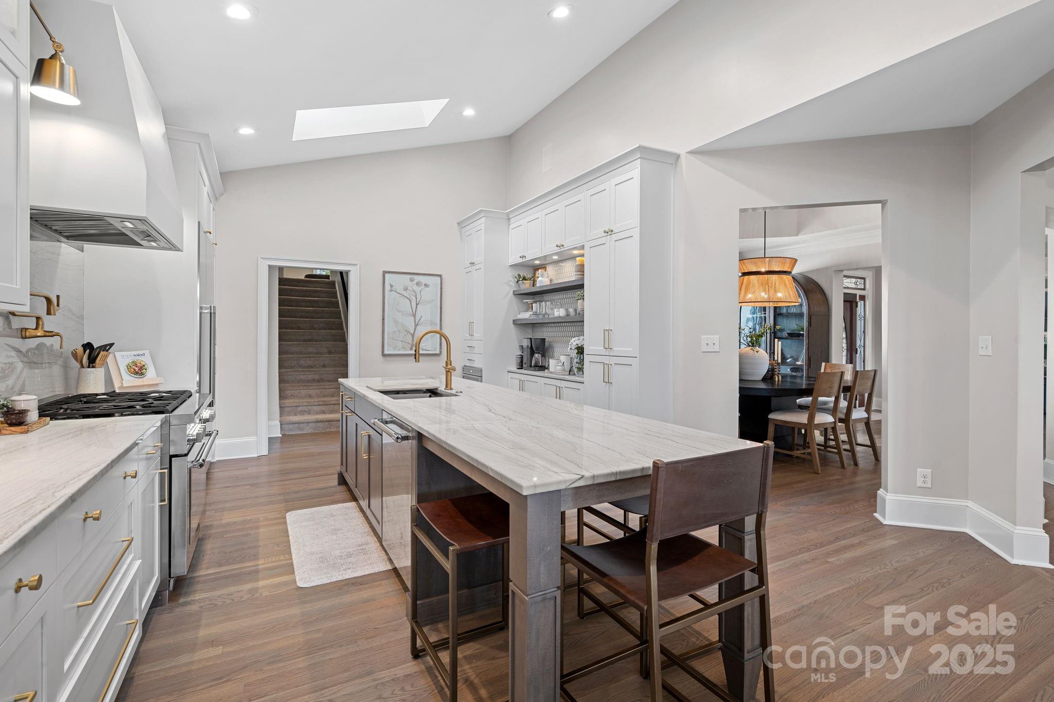 The Peninsula - Residential