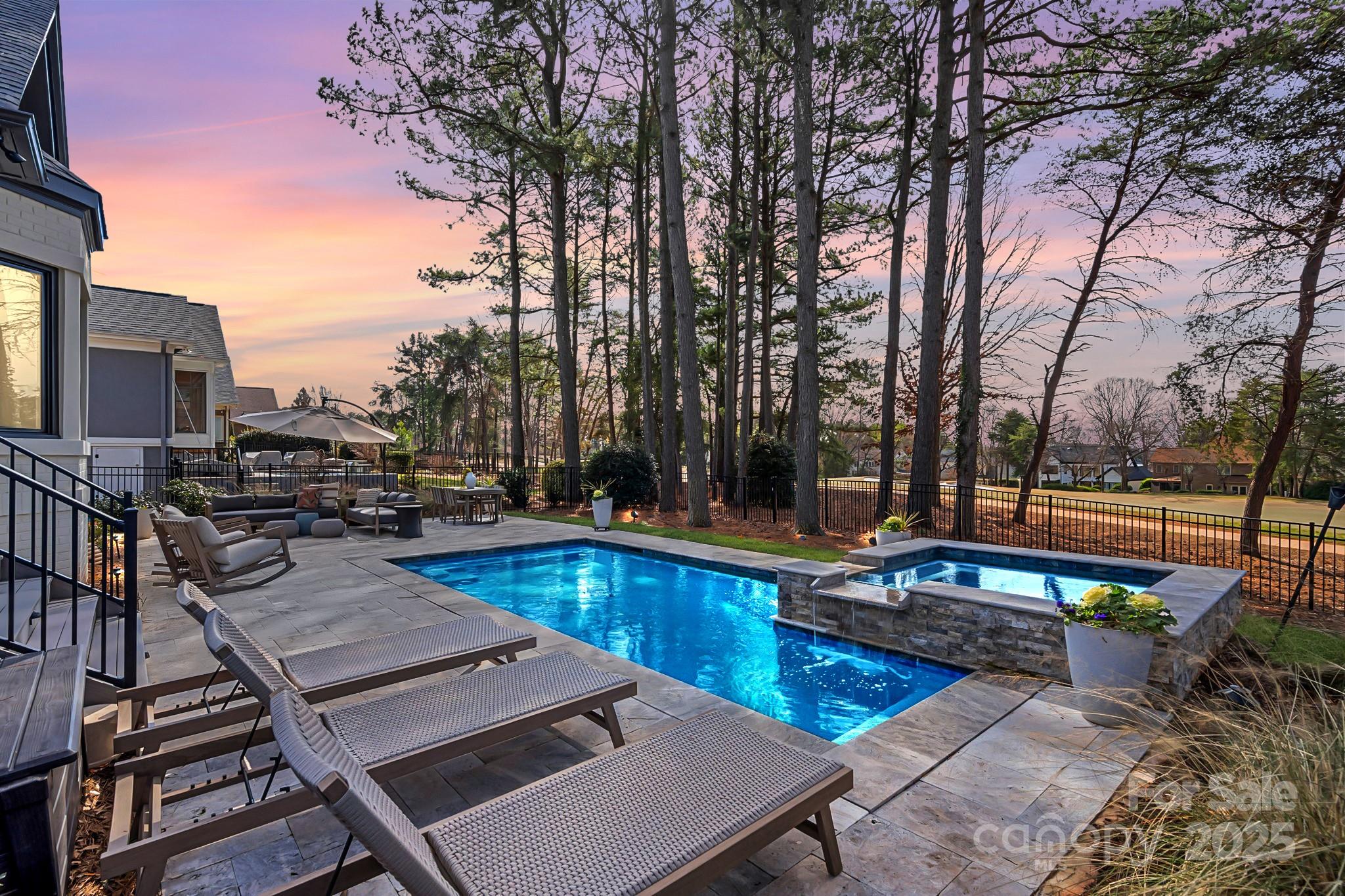 The Peninsula - Residential