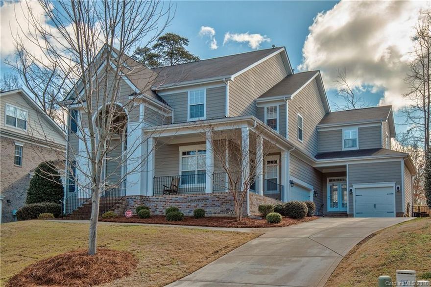 Come see this very well kept home in the much desired neighborhood, Palisades. Relax out back with an in-ground fireplace and built in grill. Home is very spacious and offers two bonus rooms to spread out. Nestled in a well established neighborhood with activities for children and adults alike. Close to shopping and dinning as well as Lake Wylie and the Charlotte metro area!