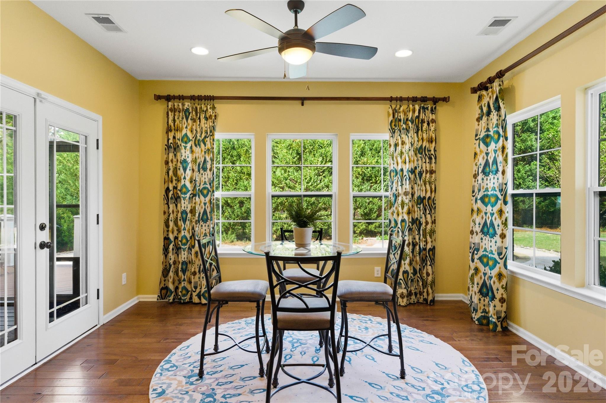 River Lakes - Residential