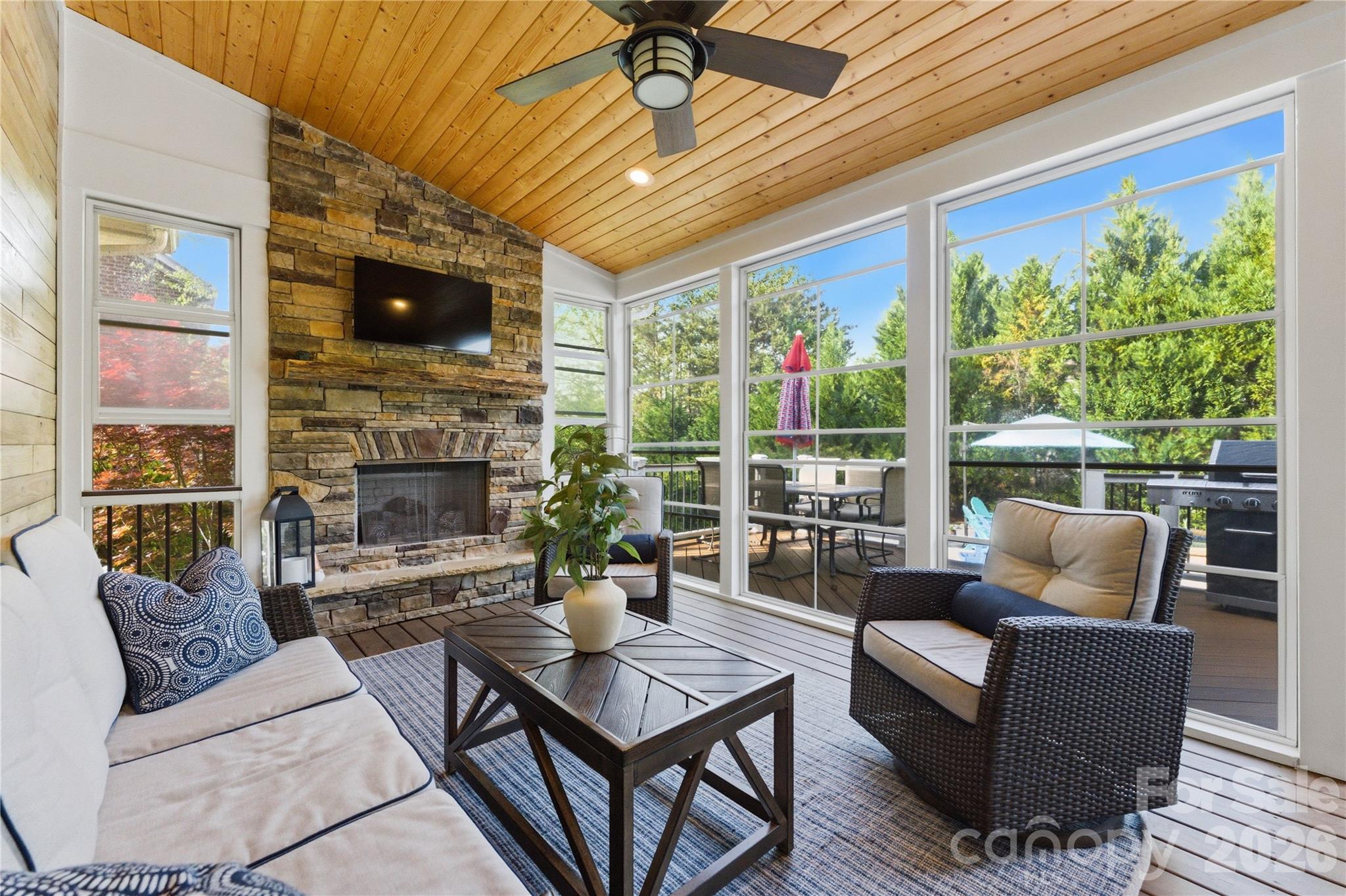 River Lakes - Residential