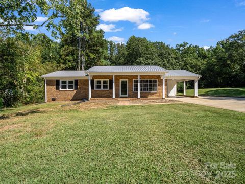 Photo of 5409 Canterbury Road, Shelby, NC 28152 (MLS # 4308596)