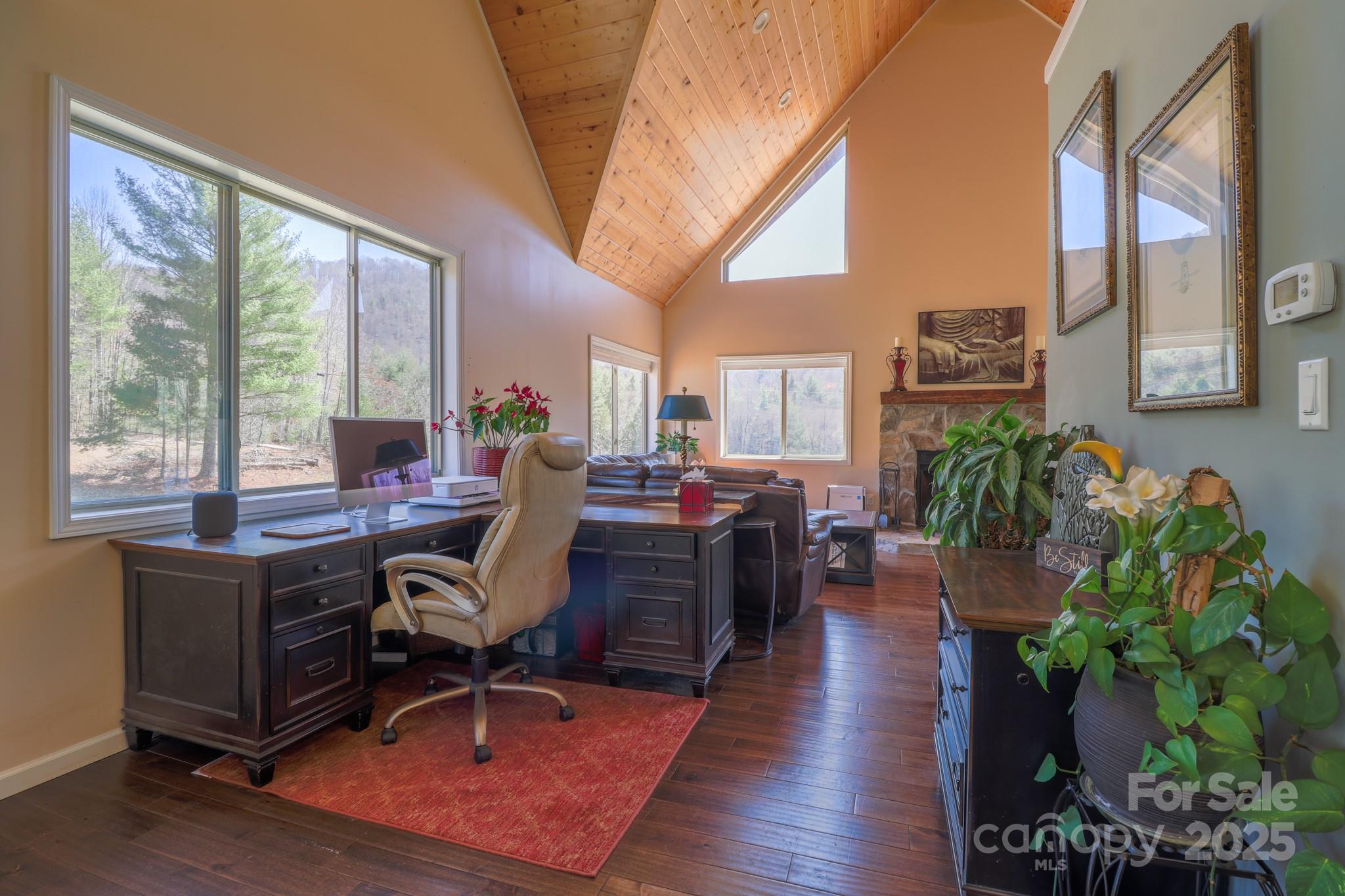 146 W Green Briar Lane
