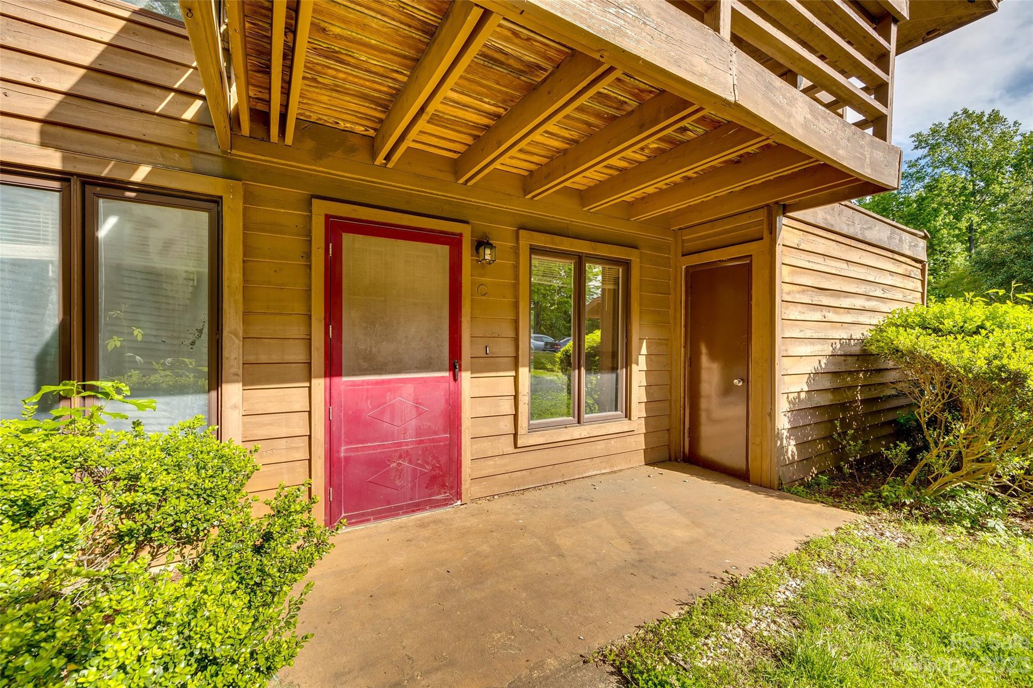 North Hampton Condos - Residential