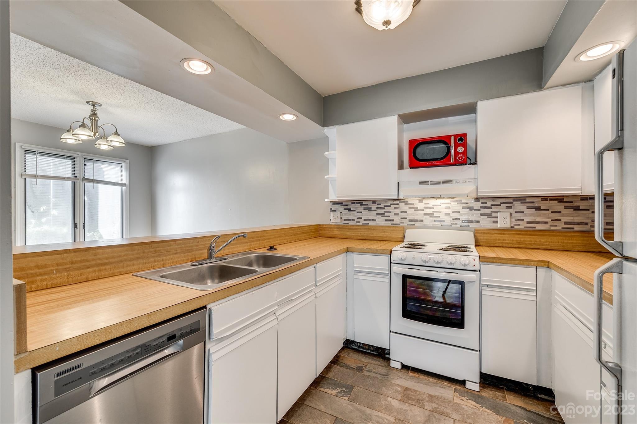 North Hampton Condos - Residential