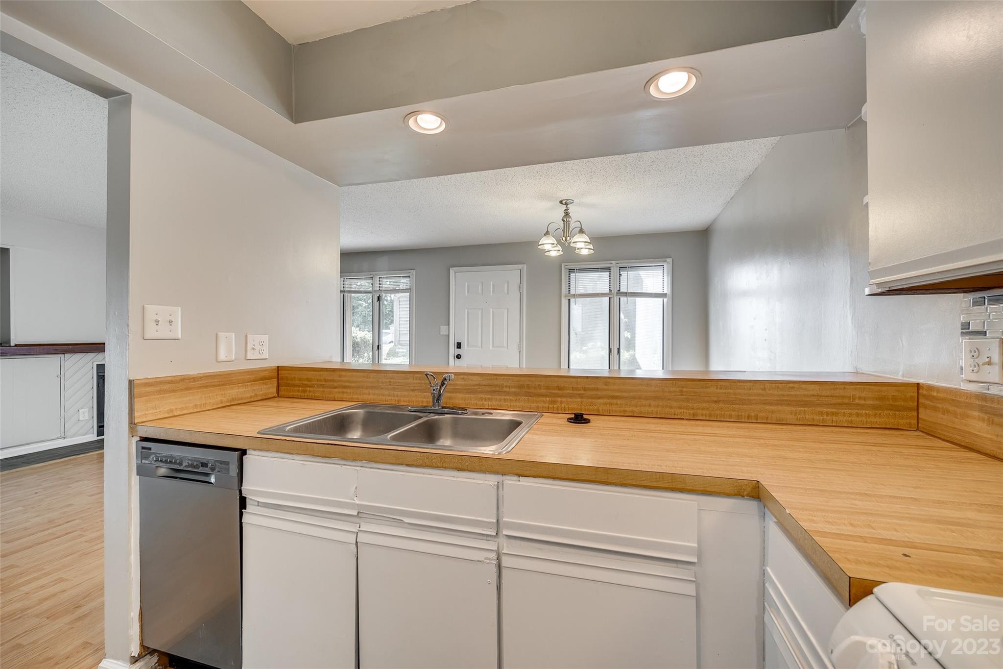 North Hampton Condos - Residential