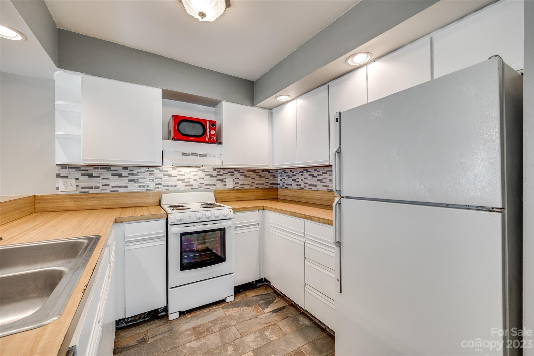 North Hampton Condos - Residential