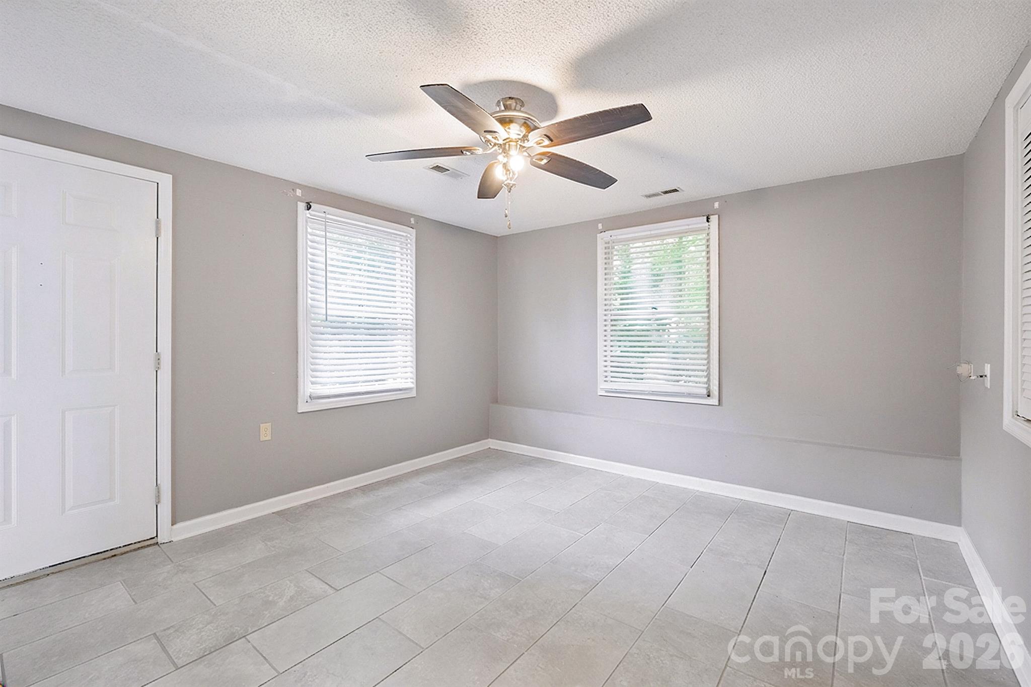 Tega Cay - Residential