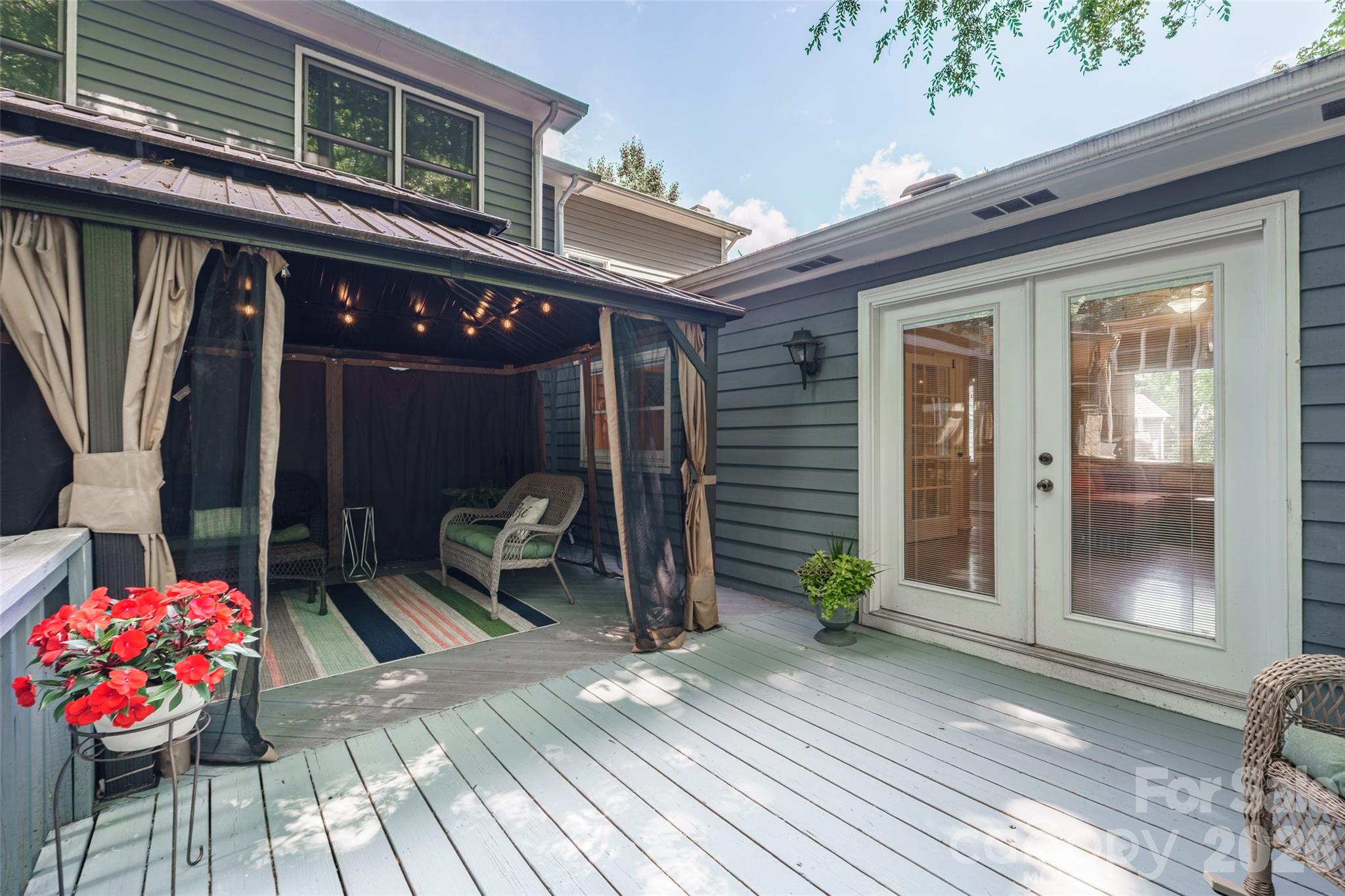 Tega Cay - Residential