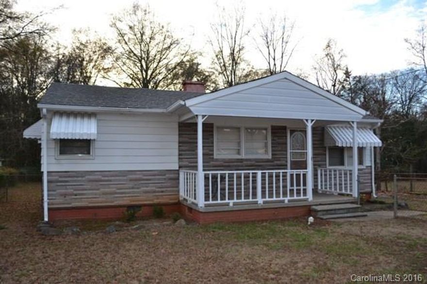 Cute 3B/1Ba. New roof 2013, new gutters, and fenced yard. Great location, convenient access to Cherry Park. Great investment property. Rental income yield was approximately $700 a month.