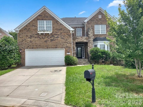 Photo of 10114 Whiteburn Court, Charlotte, NC 28278 (MLS # 4437635)