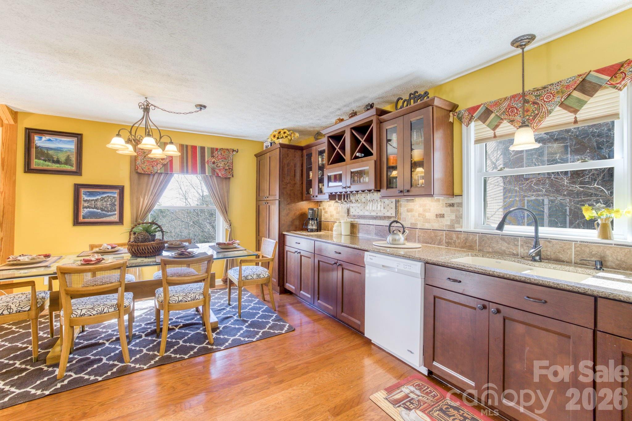 Toxaway Views Condominiuns - Residential