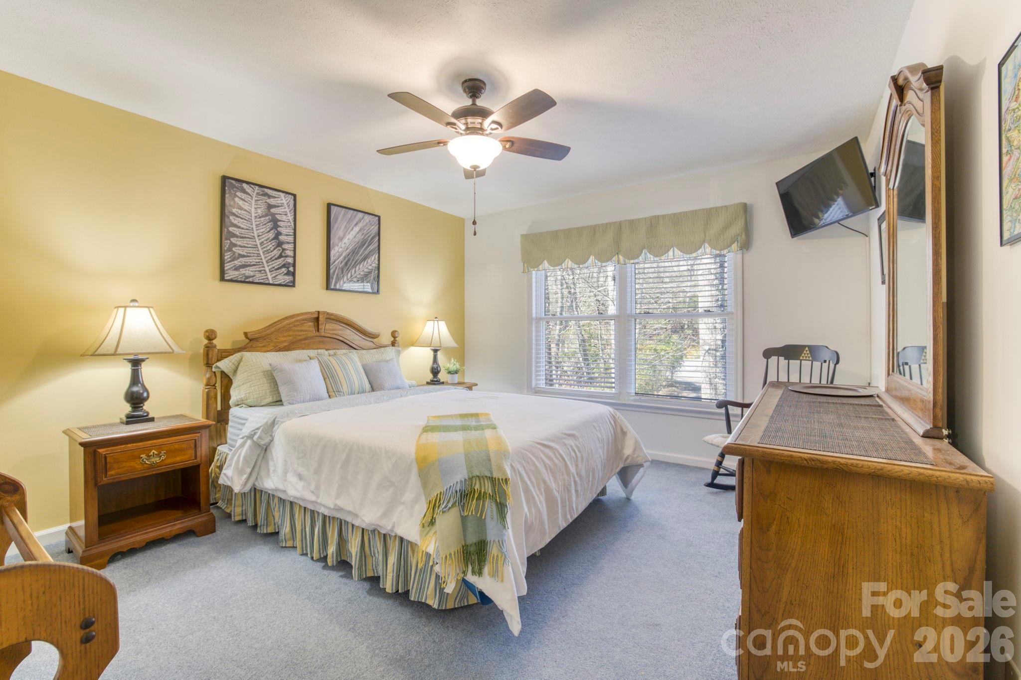 Toxaway Views Condominiuns - Residential