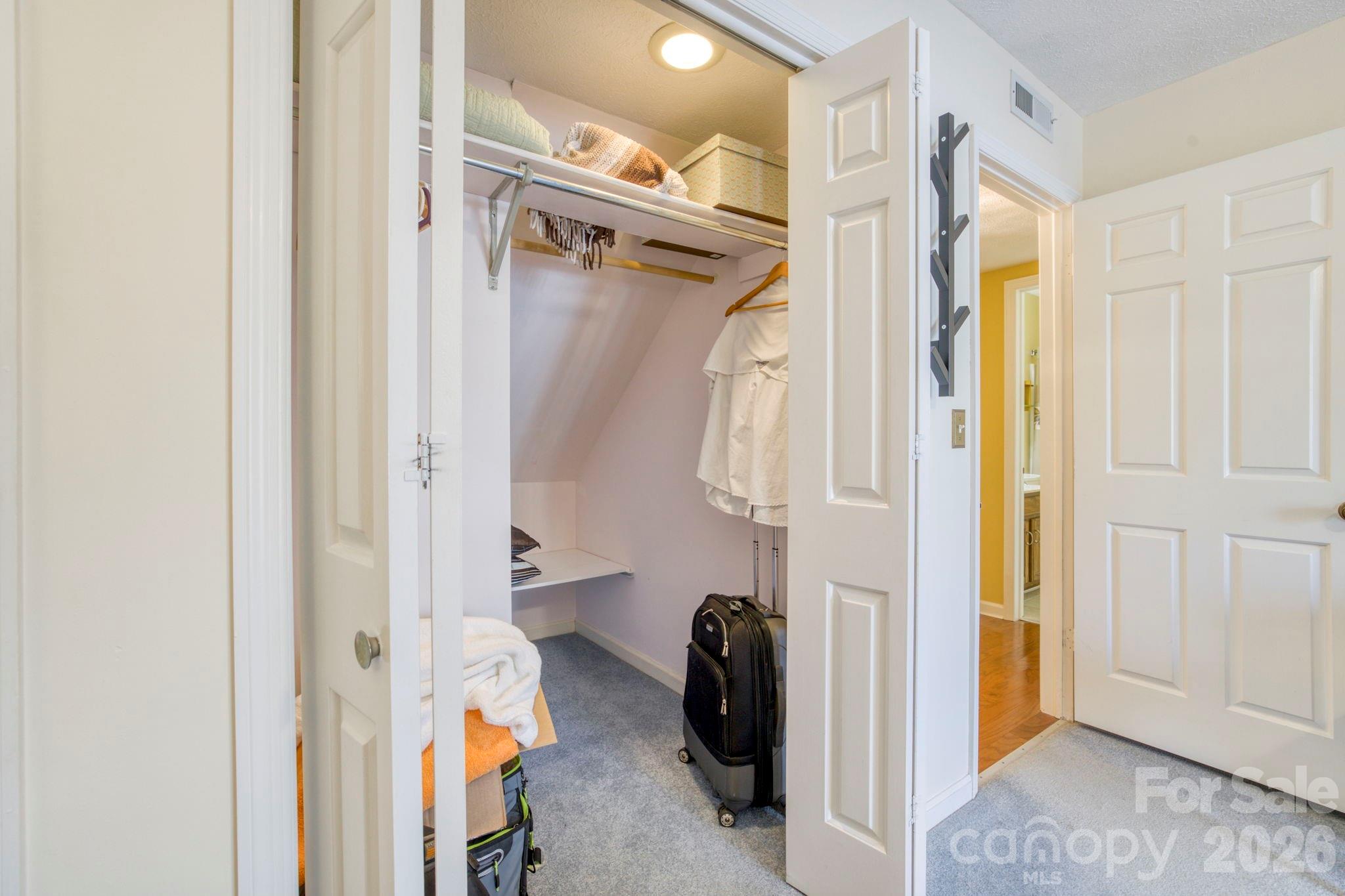 Toxaway Views Condominiuns - Residential