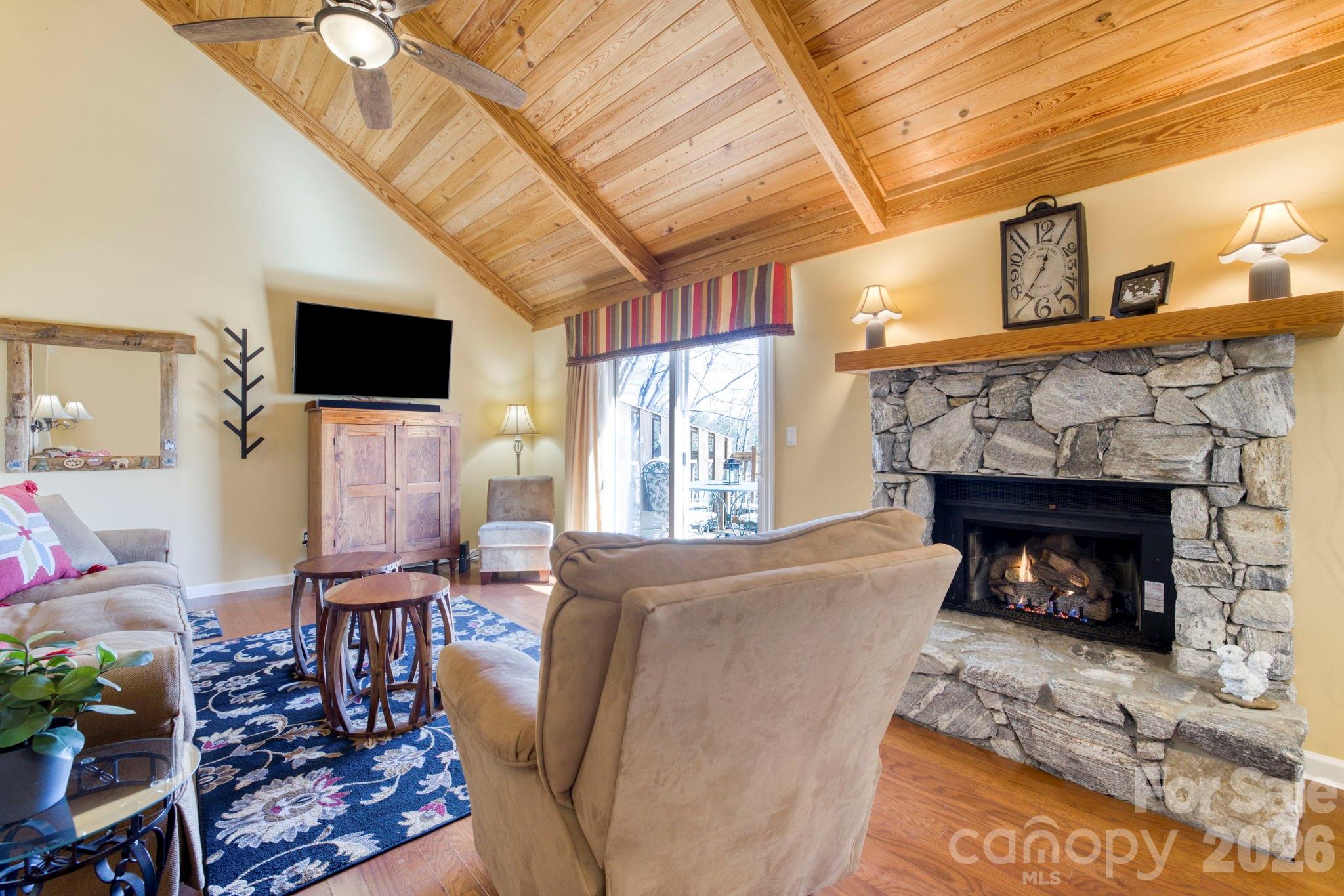 Toxaway Views Condominiuns - Residential