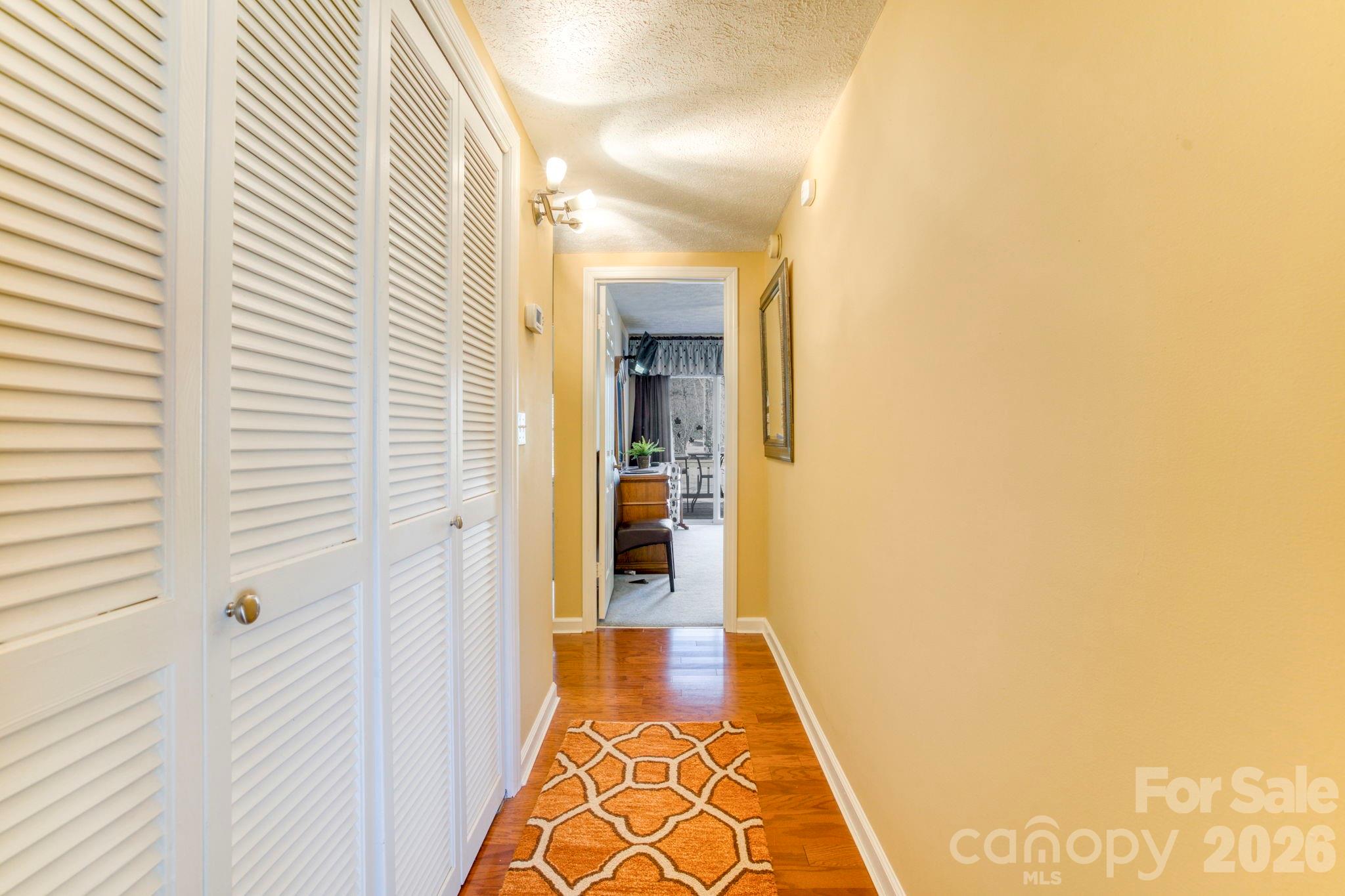 Toxaway Views Condominiuns - Residential