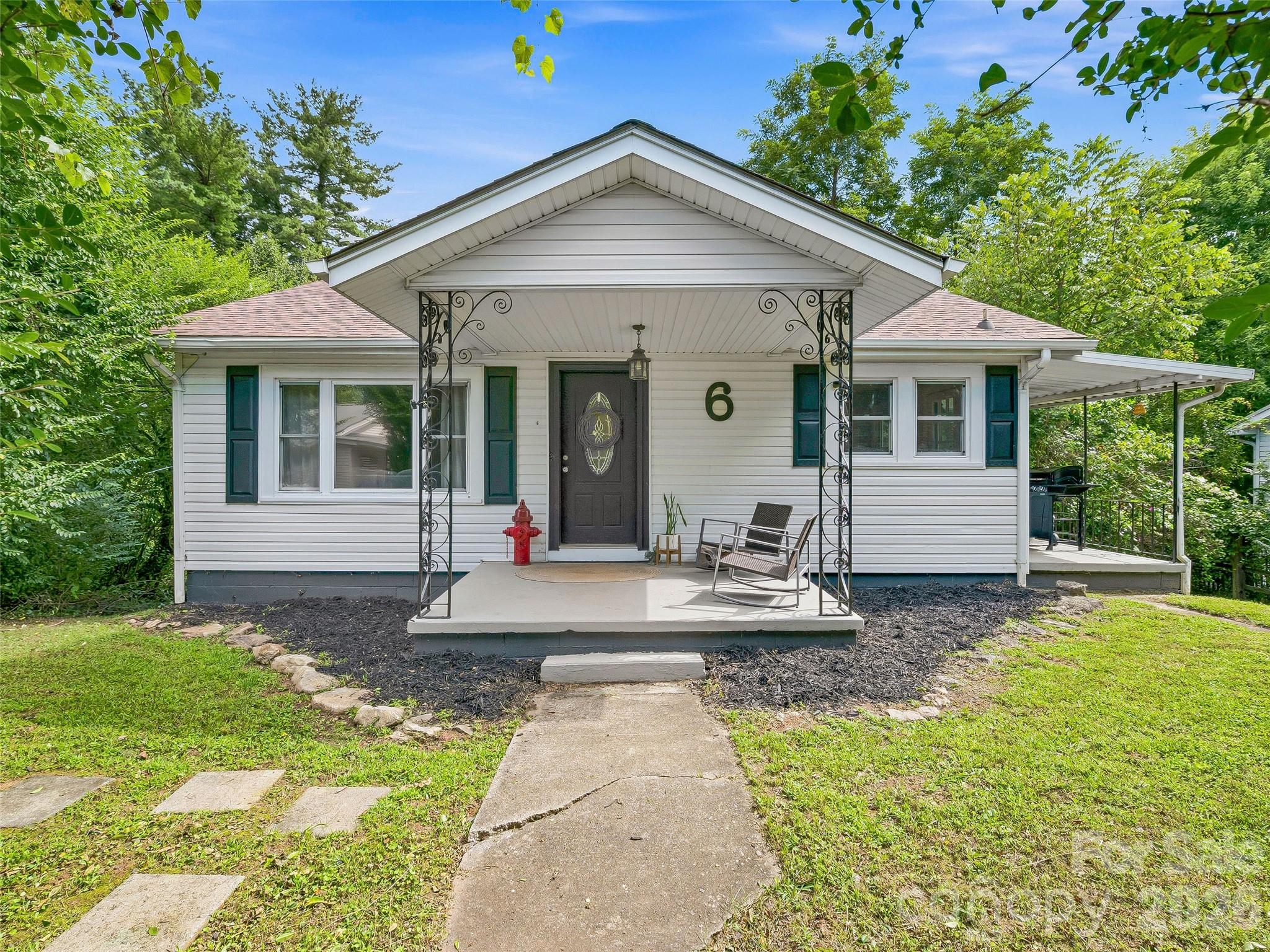 6 Bradford Circle