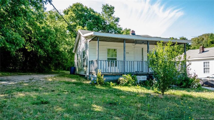 GREAT INVESTMENT PROPERTY TO ADD TO YOUR PORTFOLIO OR START! LOTS OF UPDATES, NEW WINDOWS, NEWER HVAC SYSTEM, NEW SUB FLOOR IN KITCHEN AND MORE. SOLID RENTAL HISTORY, CASH POSITIVE HOUSE. PERFECT FOR INVESTORS, FIRST TIME HOME BUYERS, RETIRED AND ANYONE LOOKING FOR AN AFFORDABLE PROPERTY. EXCELLENT FRONT PORCH AND COVERED BACK PORCH. LARGE SHED IN BACK IS SHARED BETWEEN NEIGHBOR PROPERTY. 2618 CRAWFORD ALSO AVAILABLE. CLOSE TO MAJOR ROADS, WORK, SHOPPING AND RESTAURANTS.HIGH CAP RATE. GREAT ROI.