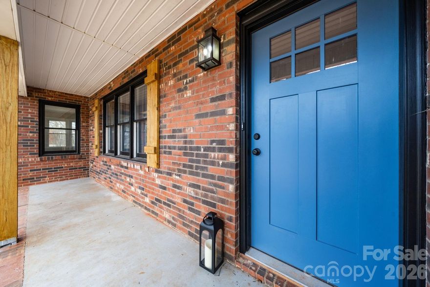 How many properties in the 250k mark are offering a huge walk-in pantry, all brick which offers much less maintenance, almost a half acre with beautiful private backyard, new deck,  new interior features, including quartz countertops, flooring, paint, all new stainless appliances, modern open floorplan, nicely upgraded crawl space, brand-new septic system for peace of mind, plus one year home warranty? All this in almost 1400 heated square footage.  Plus another nice feature is all one level living. And just minutes from I-40, yet tucked into a peaceful community with local traffic only.  The updated bath includes a new tiled shower. Enjoy outdoor living with a spacious backyard and brand-new deck, perfect for relaxing or entertaining. Additional highlights include a large flex space ideal for a home office, playroom, or potential additional bedroom. 

Truly move-in ready, just add your personal touches. Don’t wait for spring competition, now is the time to make this one yours!