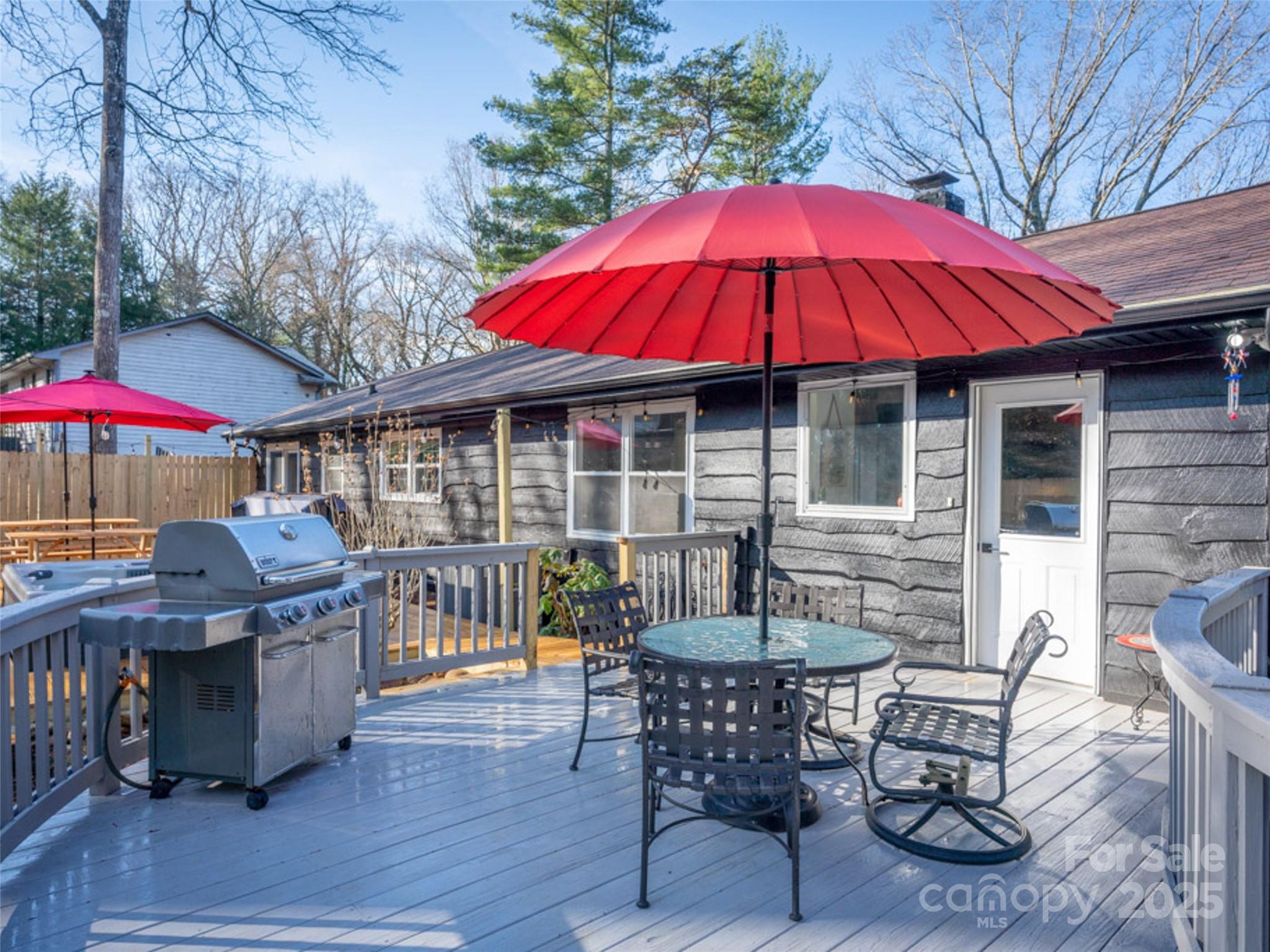 Royal Pines - Residential